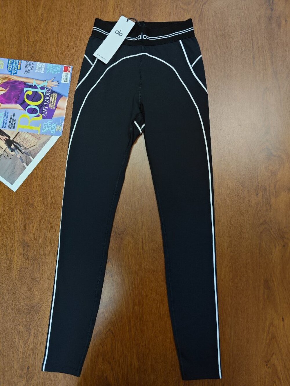 NWT Alo Yoga Airbrush High-Waist Heart Throb Legging  🚀🖤 Black/White - Picture 2 of 8